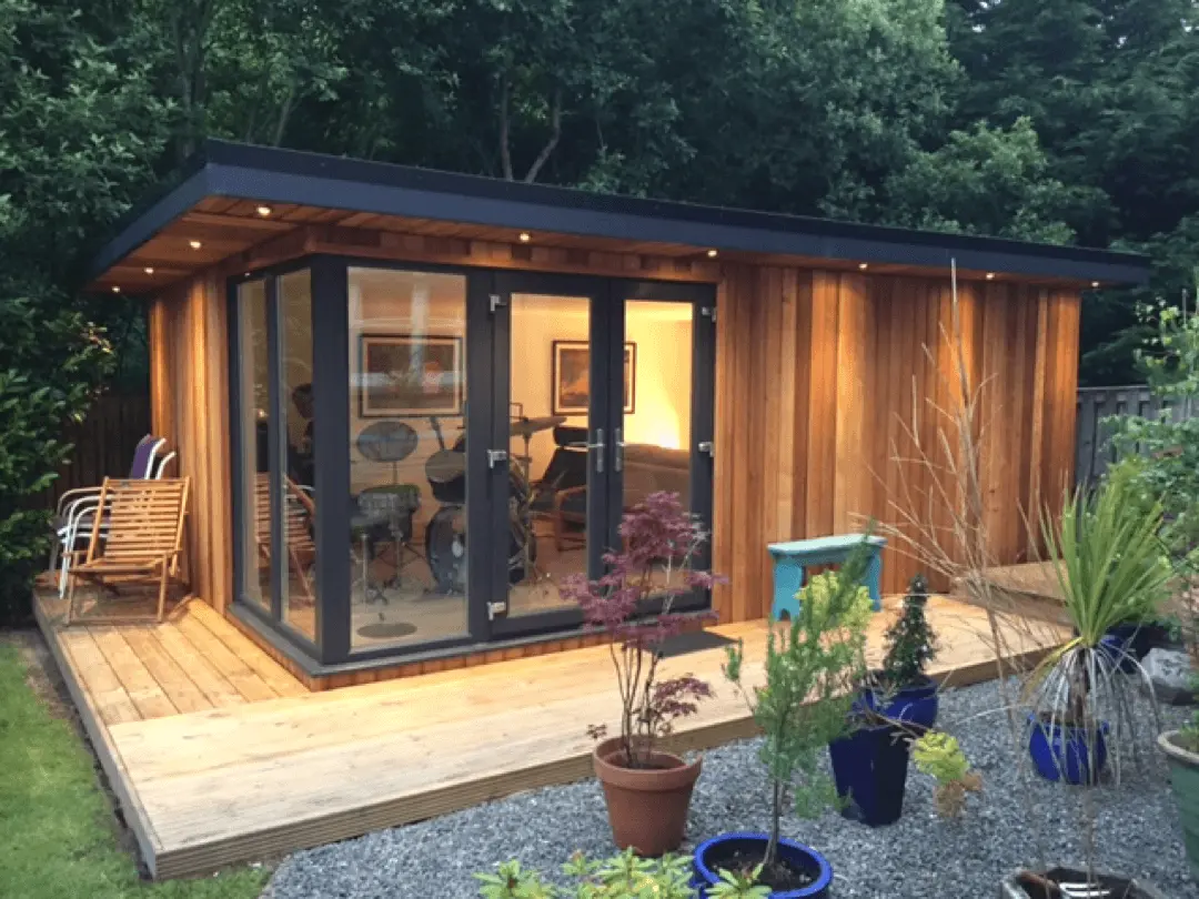Fynch-garden-room-with-UPVC-doors-and-windows-resized Fynch-garden-room-with-UPVC-doors-and-windows-resized
